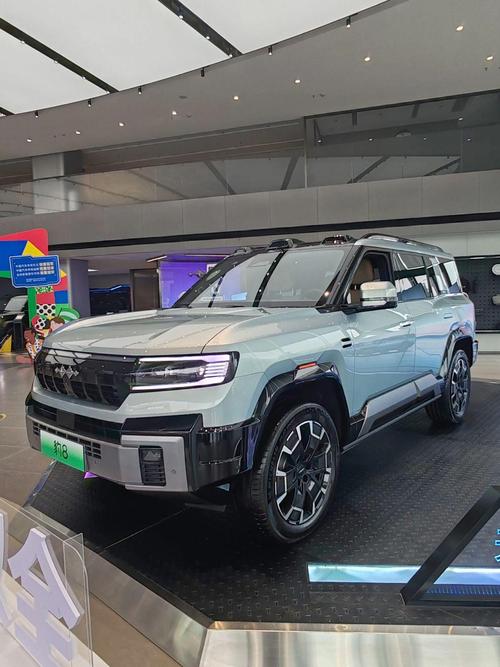 成都58比亚迪方程豹硬派越野的爆款，英菲尼迪35周年与你共成长